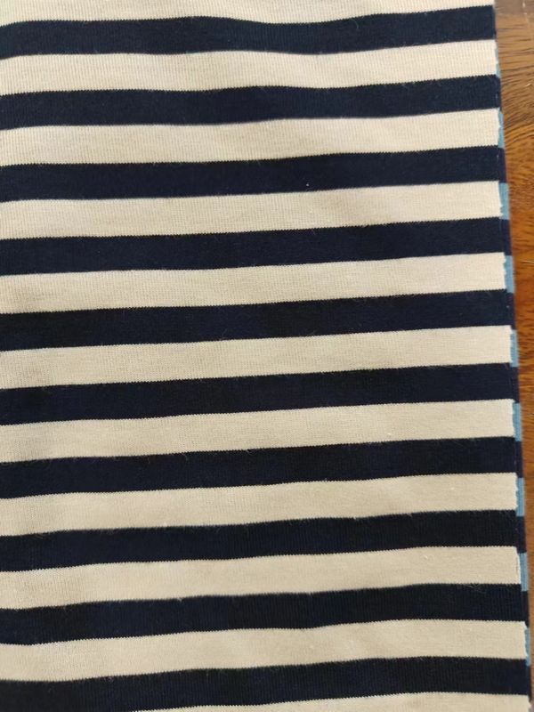 アンチピリング 簡単に変形しない柔らかい綿のストライプ素材のTシャツ用布