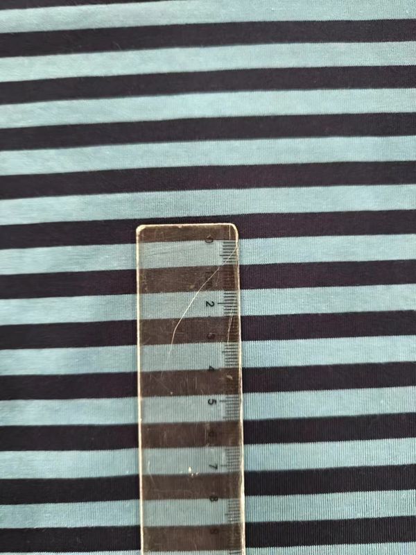 アンチピリング 簡単に変形しない柔らかい綿のストライプ素材のTシャツ用布