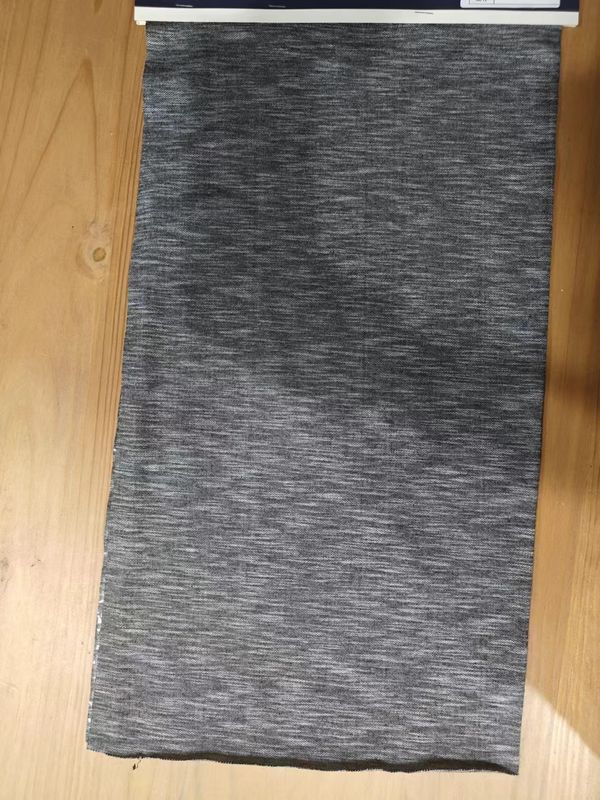 輝く快適でスタイリッシュで快適な ストライプ素材のTシャツ用布