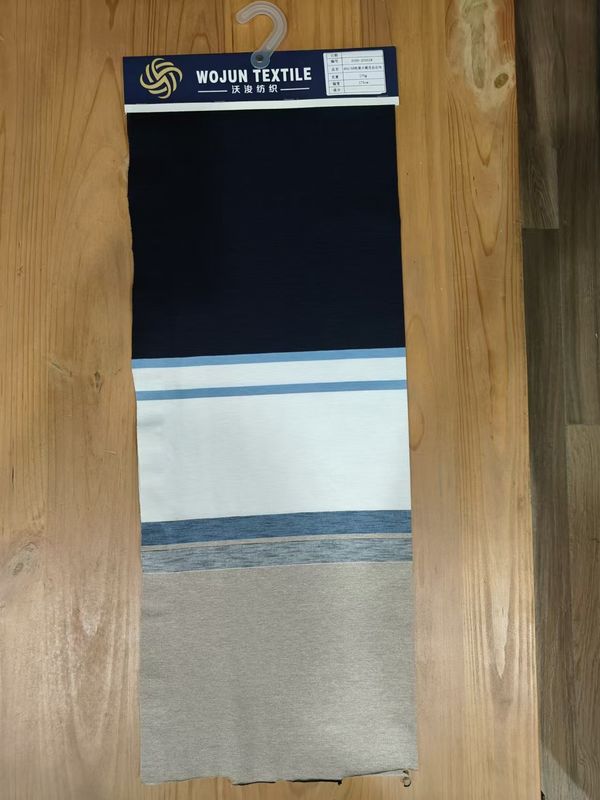 柔らかい触覚 涼しく乾燥した 滑らかでファッション的な 透明な粒状 ストライプ付き ニット ポーロシャツ