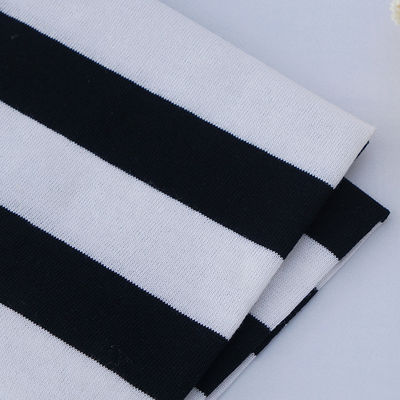 耐久的で快適な質感 トレーニングスーツのための純綿のストライプ素材の布