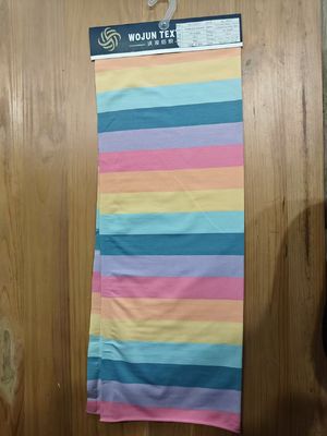 天然で 透気し 耐久性のある 柔らかい ストライプ付き 素材 シャツ用