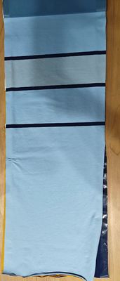 良い価格 安定した平らな織物 柔らかい 透明な質感 普通の着用用のための天然の条紋素材の織物 オンライン