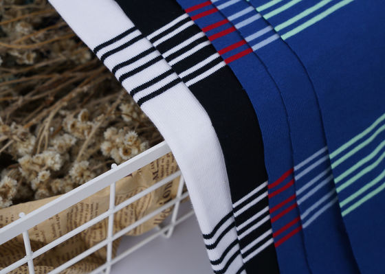 良い価格 柔らかく健康的で耐着性のあるTシャツ用 肌に優しいストライプ付き編み布 オンライン