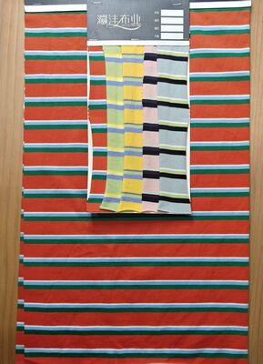 良い価格 快適でストライプ付き ニット織物 呼吸が通るTシャツ用 オンライン